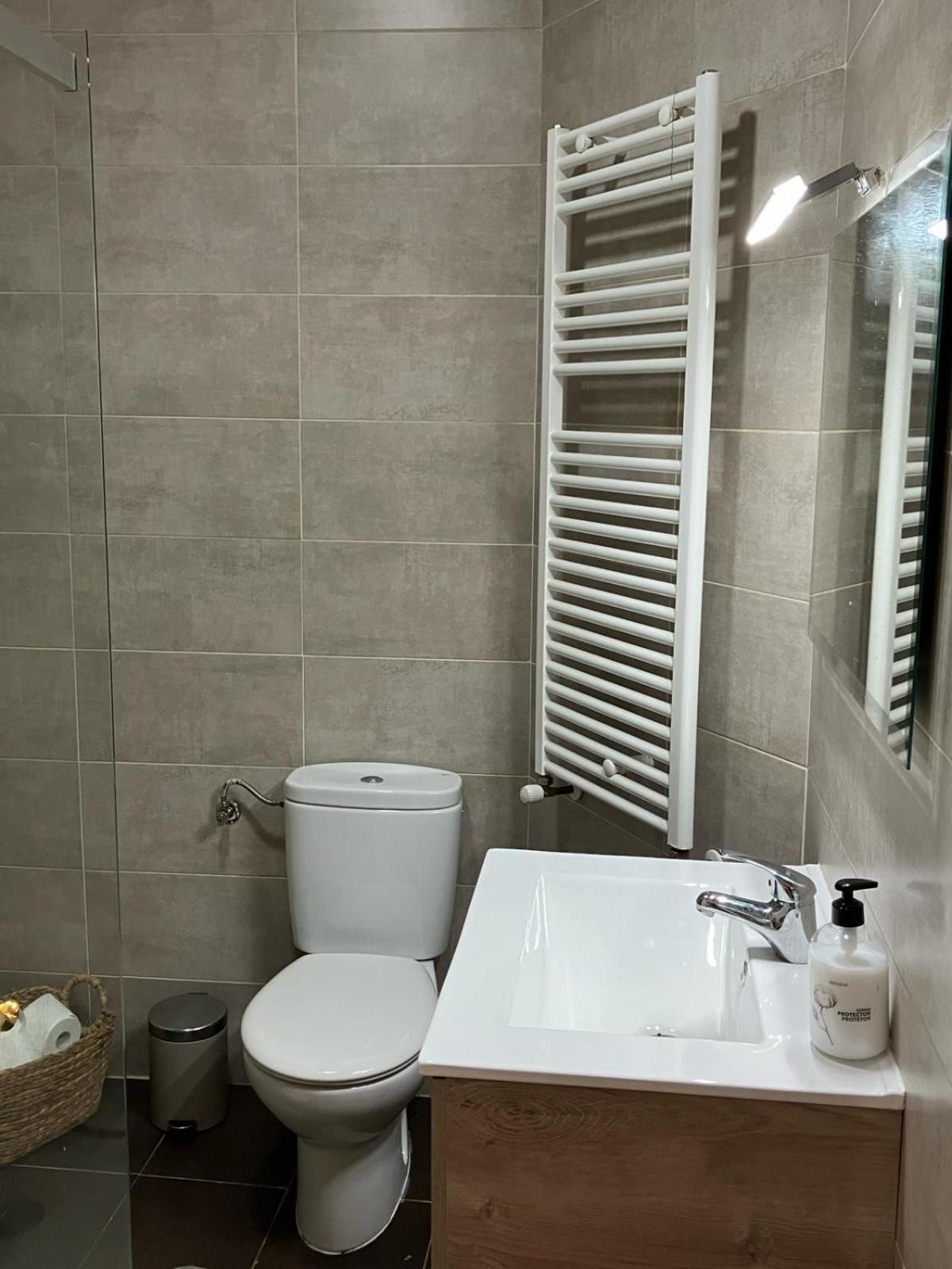 Vivienda Estacion Apartment Ourense Exterior photo